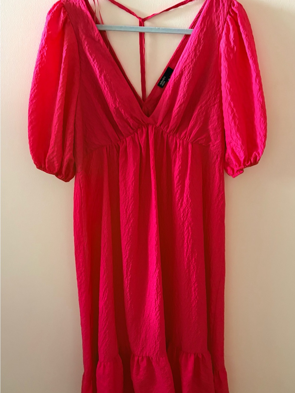 UK Deep V Puff Sleeve Midi Dress in Hot Pink - Picture 4 of 8